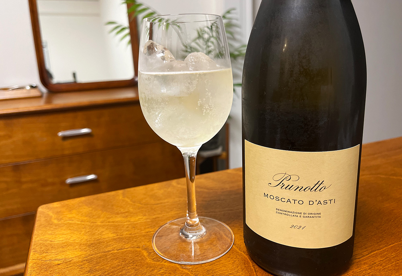エノテカの白ワイン「モスカート・ダスティ2021」